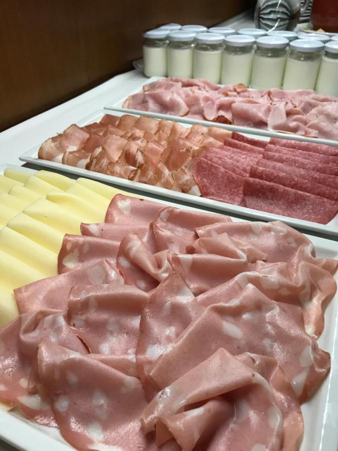 كورفارا إنْ بادِيا Garni La Vara المظهر الخارجي الصورة
